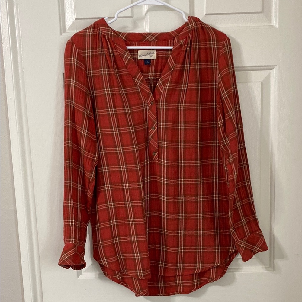 Universal Threads long sleeve button up Y neck fall orange plaid womens shirt